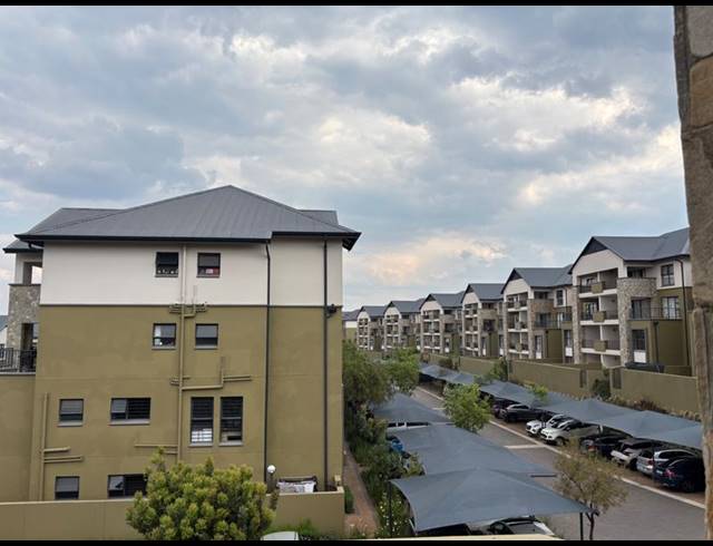3 BEDROOM APARTMENT FOR SALE IN WATERFALL